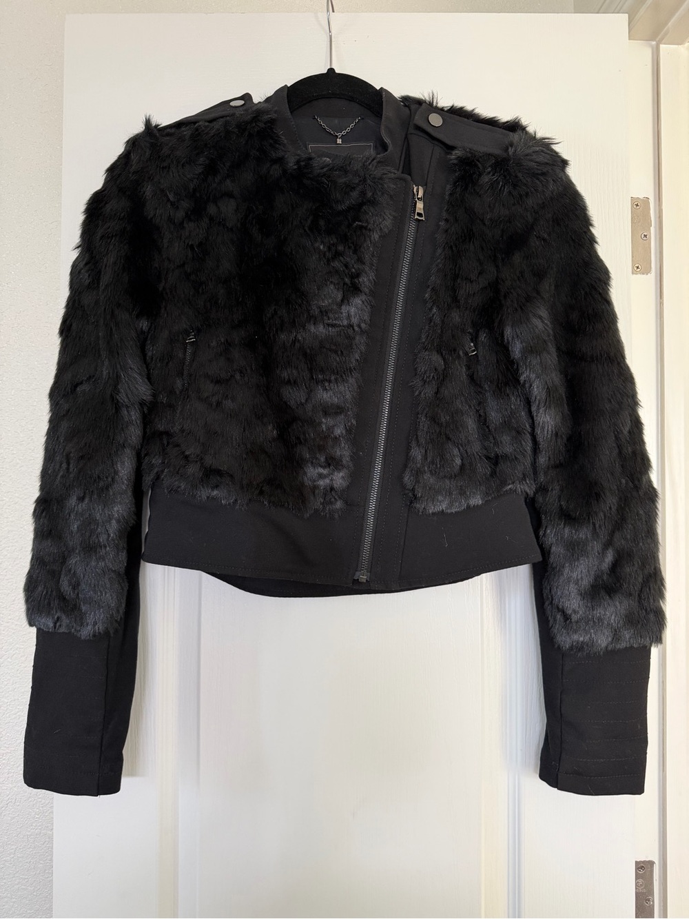 BCBGMaxAzria vintage - Black Faux Fur Cropped Moto Jacket XS